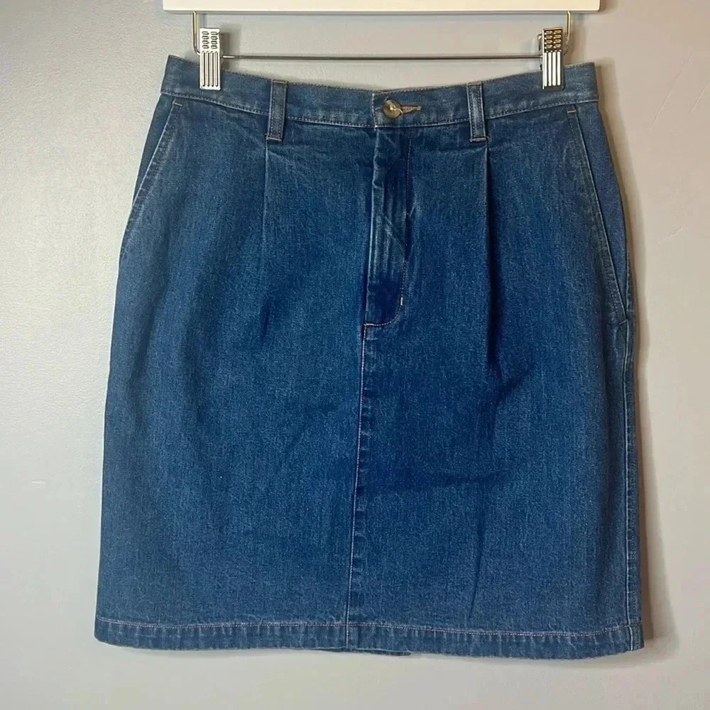 Women’s Vintage Eddie Bauer Denim Skirt with pockets Size 6